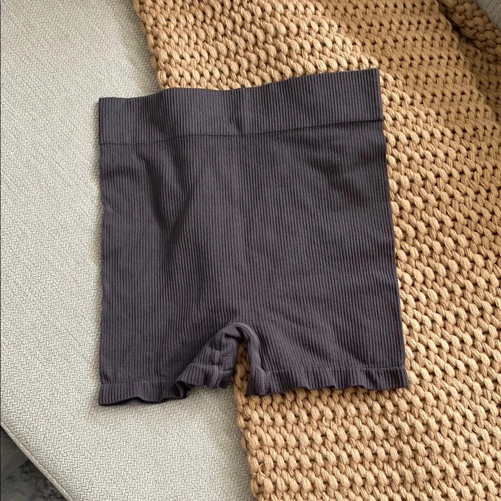 Skims Stretch Rib Shorts - Picture 1 of 3